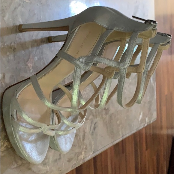 Pelle Moda Platform Sandals - Picture 2 of 8